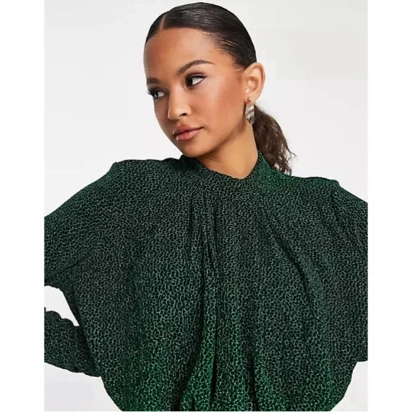 Y.A.S. NWT Green Glitter Long Sleeve Ruched Front Midi Dress XXL - Picture 3 of 16